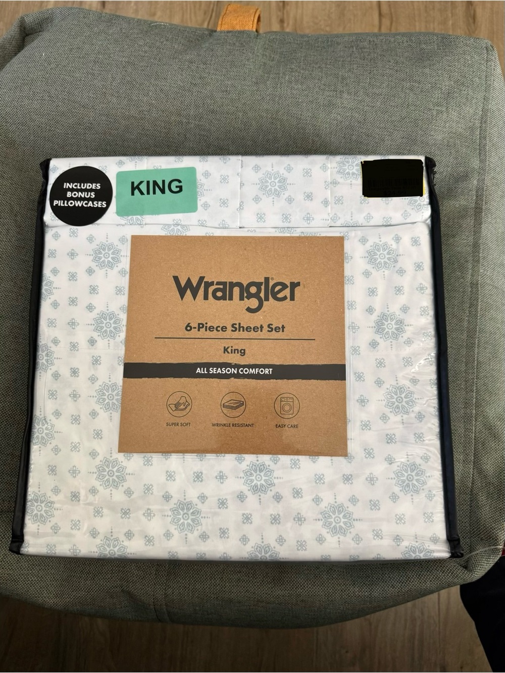 Wrangler King Sheet Set in White and Light Blue bandana flower Print